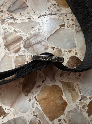 Bandolera Lacoste para hombre en color negro