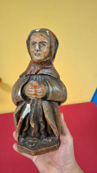 Antigua talla de madera religiosa