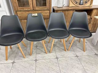 PACK DE 4 SILLAS ACOLCHADAS ESTILO NORDICO