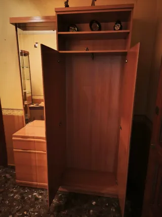 Mueble recibidor madera y cristal