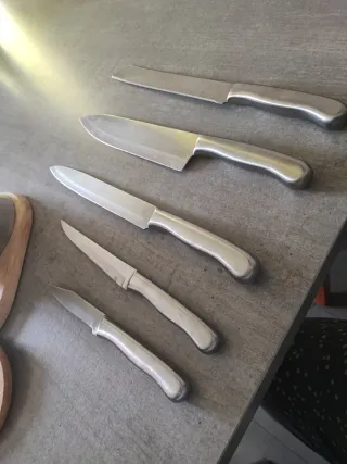 Ceppo portacoltelli in acciaio e legno