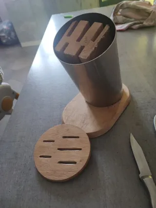 Ceppo portacoltelli in acciaio e legno