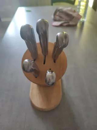 Ceppo portacoltelli in acciaio e legno