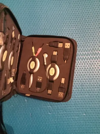 Estuche Cables USB y Adaptadores Varios