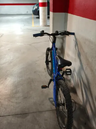 Bicicleta infantil azul