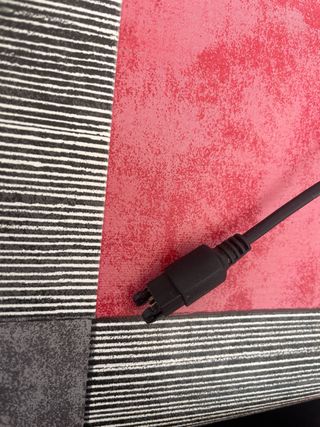 Teléfono Sony Ericsson + Cargador