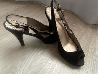 Zapatos de fiesta negros