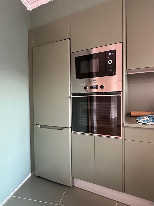 horno + microondas + fregadero