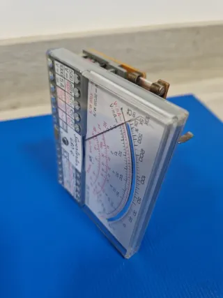 Supertester ICE 680G con cables.