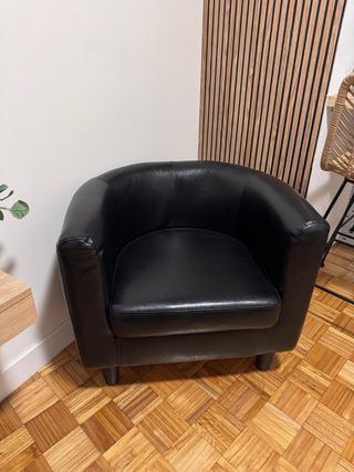 Butaca de polipiel marrón