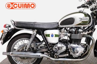 TRIUMPH BONNEVILLE 900