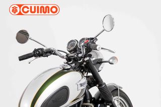 TRIUMPH BONNEVILLE 900