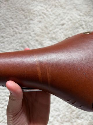 Sillín vintage con remaches