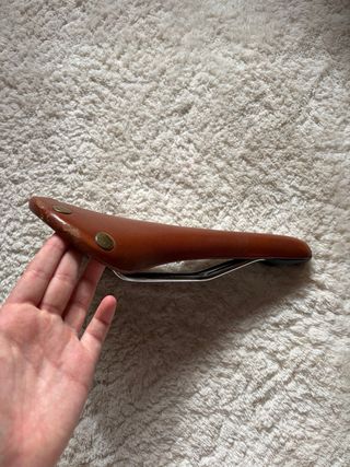 Sillín vintage con remaches