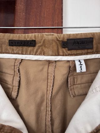 Pantalones chinos de pana marrones