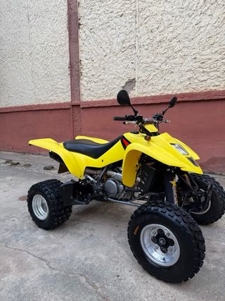 Suzuki LTZ 400