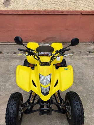 Suzuki LTZ 400