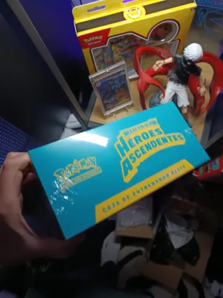 ETB Héroes Ascendentes Español pokemon