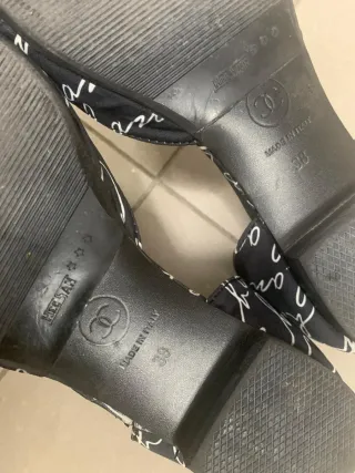 Chanel Zapatos Negros Estampados