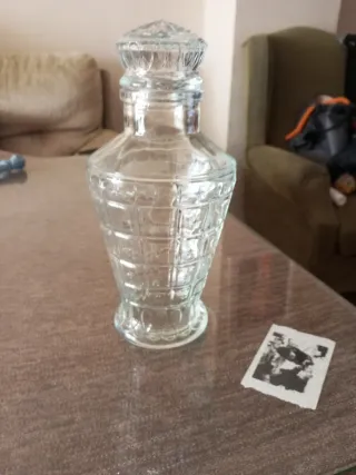 Licorera de cristal labrada