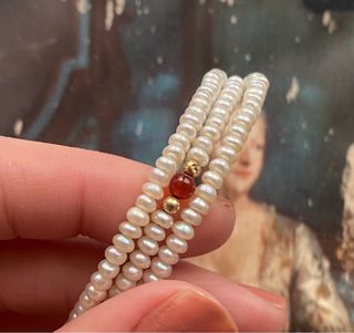 Pulsera perlas y oro con gema