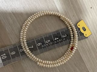 Pulsera perlas y oro con gema