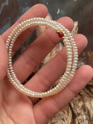 Pulsera perlas y oro con gema