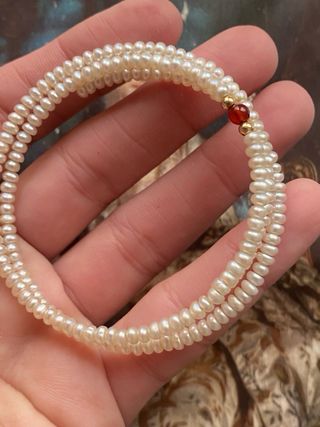 Pulsera perlas y oro con gema