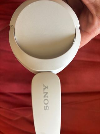 Fones de ouvido brancos