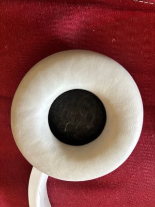 Fones de ouvido brancos