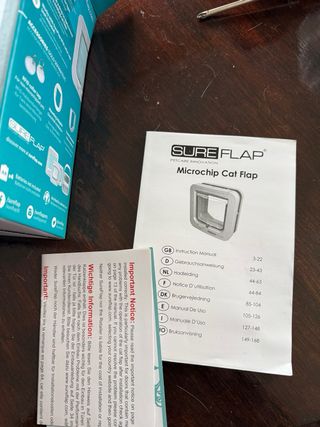 Gatera Sureflap Microchip Blanca