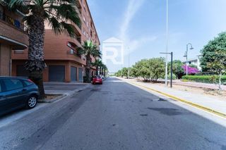 Local comercial en venta en Carlet