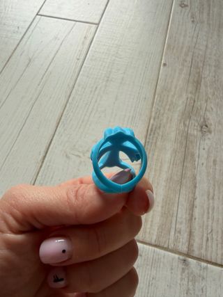 Anillo mujer azul con forma de lazo