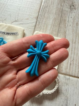 Anillo mujer azul con forma de lazo