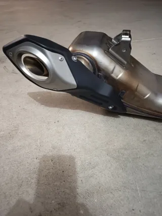 Tubo de escape MT-09