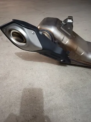 Tubo de escape MT-09