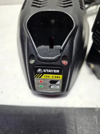 Cargador y 2 Baterías Stayer 12V