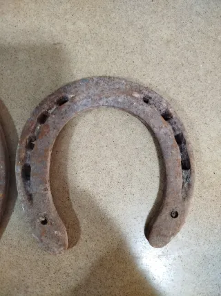 Herraduras antiguas de metal
