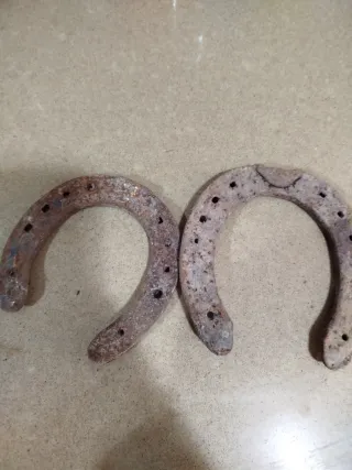 Herraduras antiguas de metal