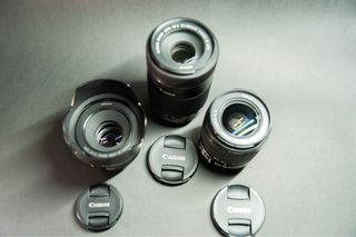 Canon 2000D + 3 objetivos + 5 baterías + cajas o