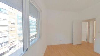 Piso en venta en Valdeacederas en Madrid