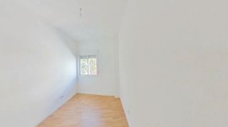 Piso en venta en Valdeacederas en Madrid