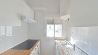 Piso en venta en Valdeacederas en Madrid