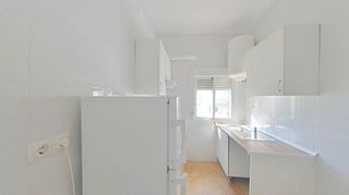 Piso en venta en Valdeacederas en Madrid