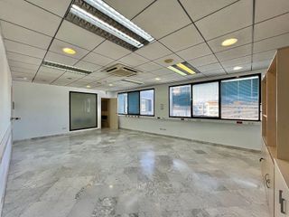 Oficina en alquiler en Mestral en Reus