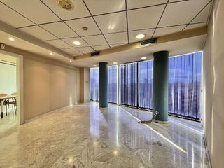 Oficina en alquiler en Mestral en Reus