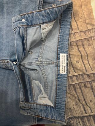 Pantalones vaqueros rotos anchos