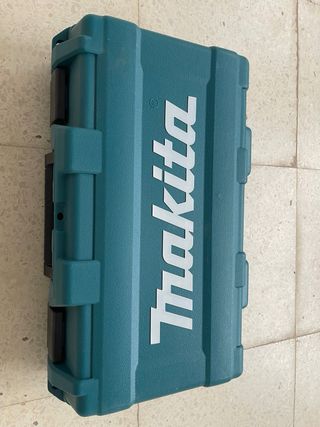 Sierra Sable Makita DJR187RTE 2x5.0Ah