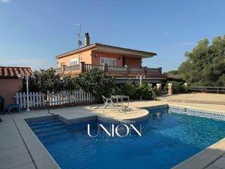 Chalet en venta en Caldes de Malavella