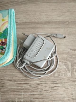 3ds XL, funda y cargador